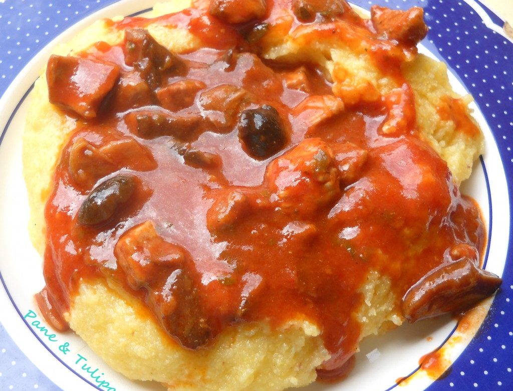 Polenta col sugo finto